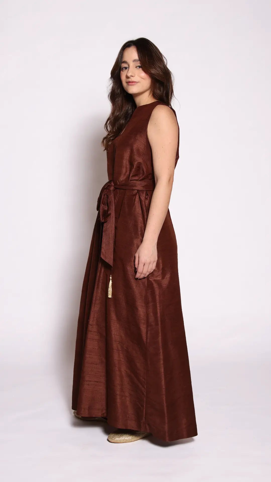 THE NAJWA ABAYA