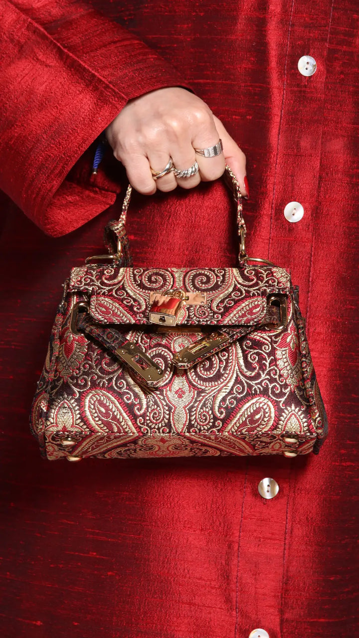 THE ARZ CLUTCH