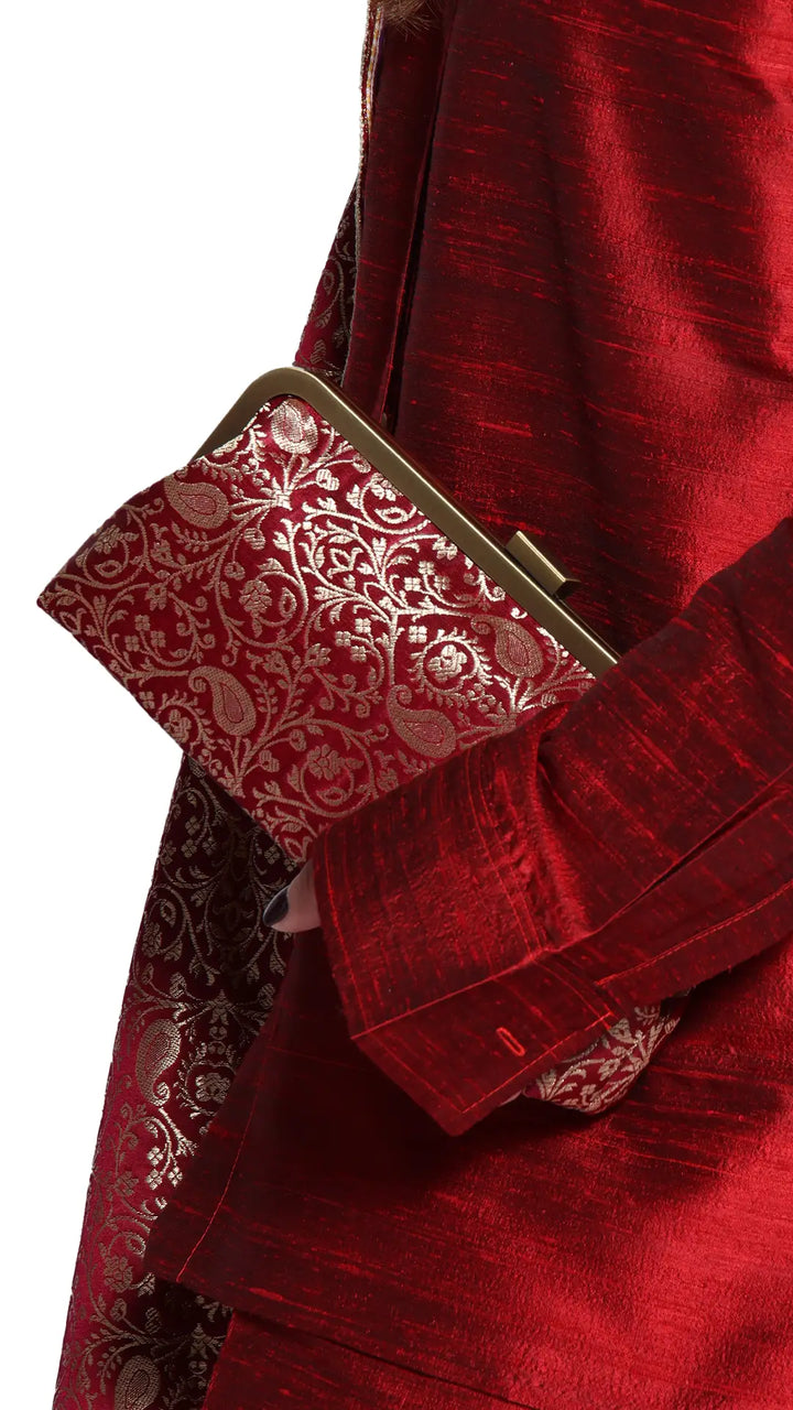 THE ZGHARTA CLUTCH