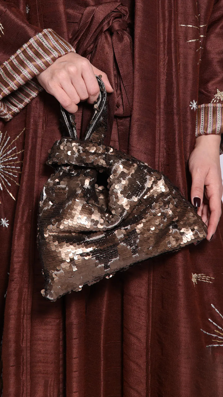 THE ANTELIAS CLUTCH