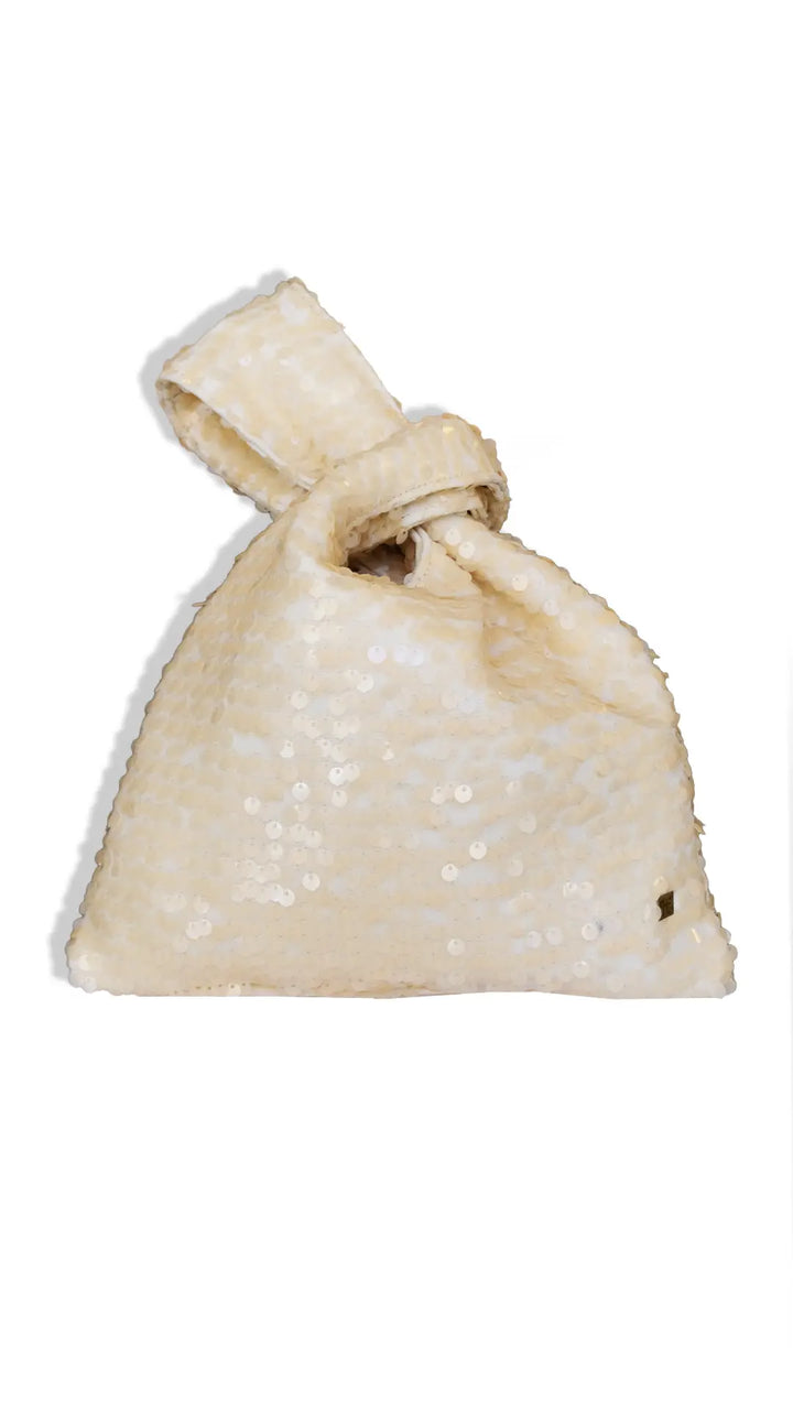 THE ANTELIAS CLUTCH