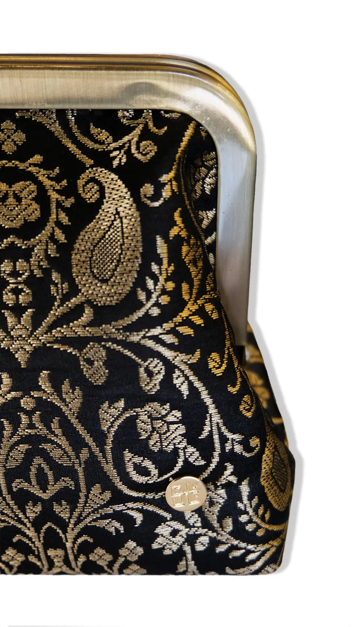 THE ZGHARTA CLUTCH