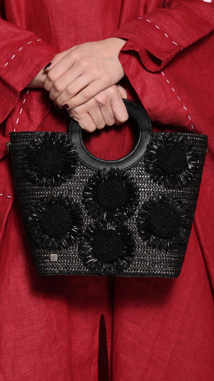 THE AMIOUN TOTE