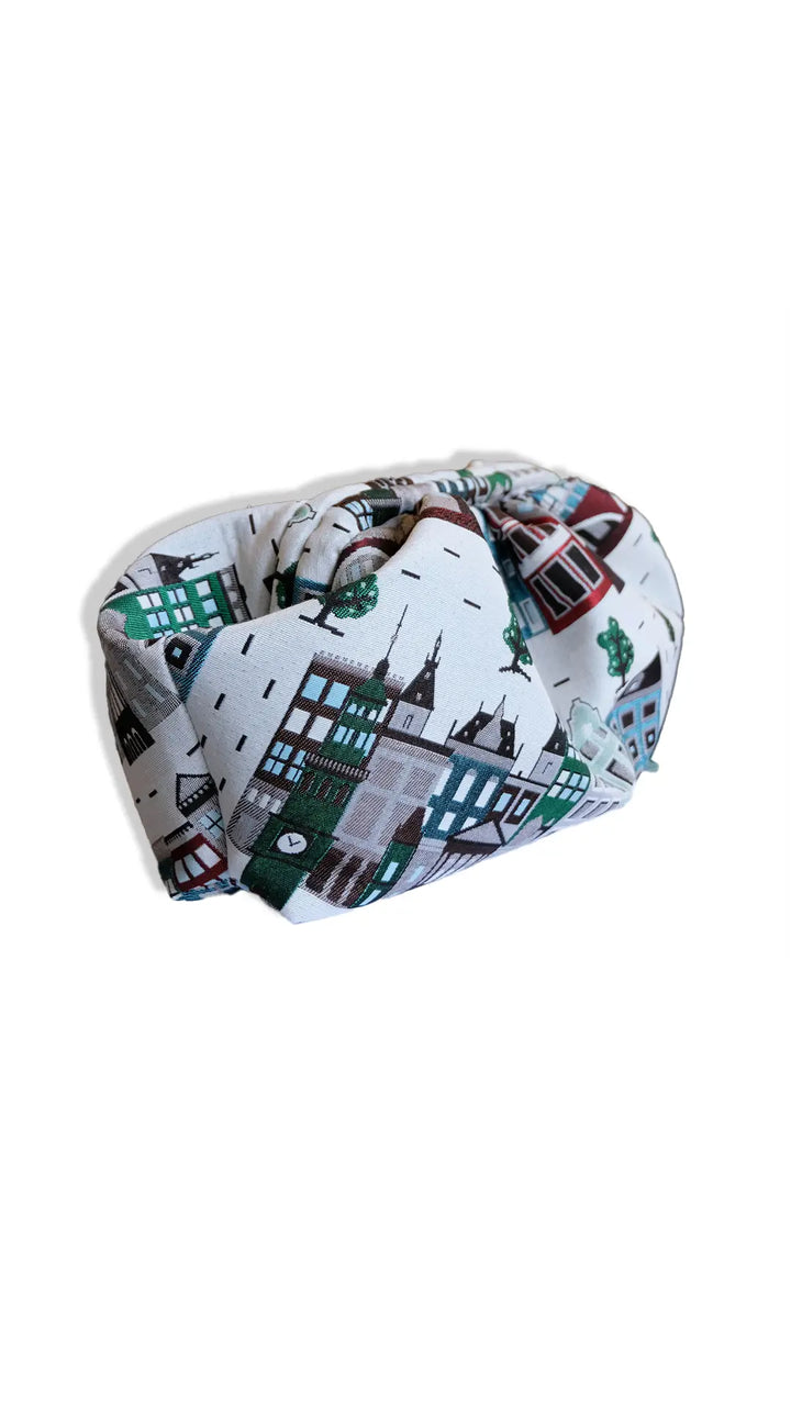 THE JOUNIEH CLUTCH