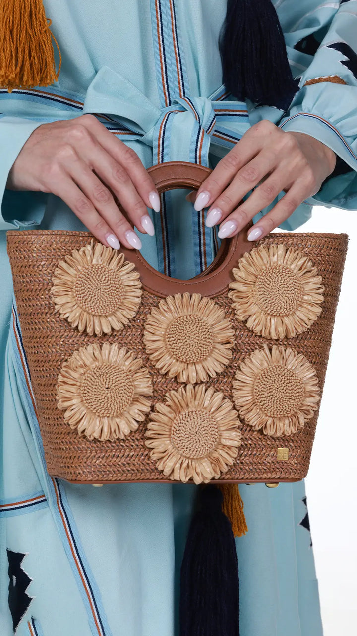 THE AMIOUN TOTE